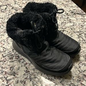 Nike Size 11 Cold Weather Insulated Short Boots